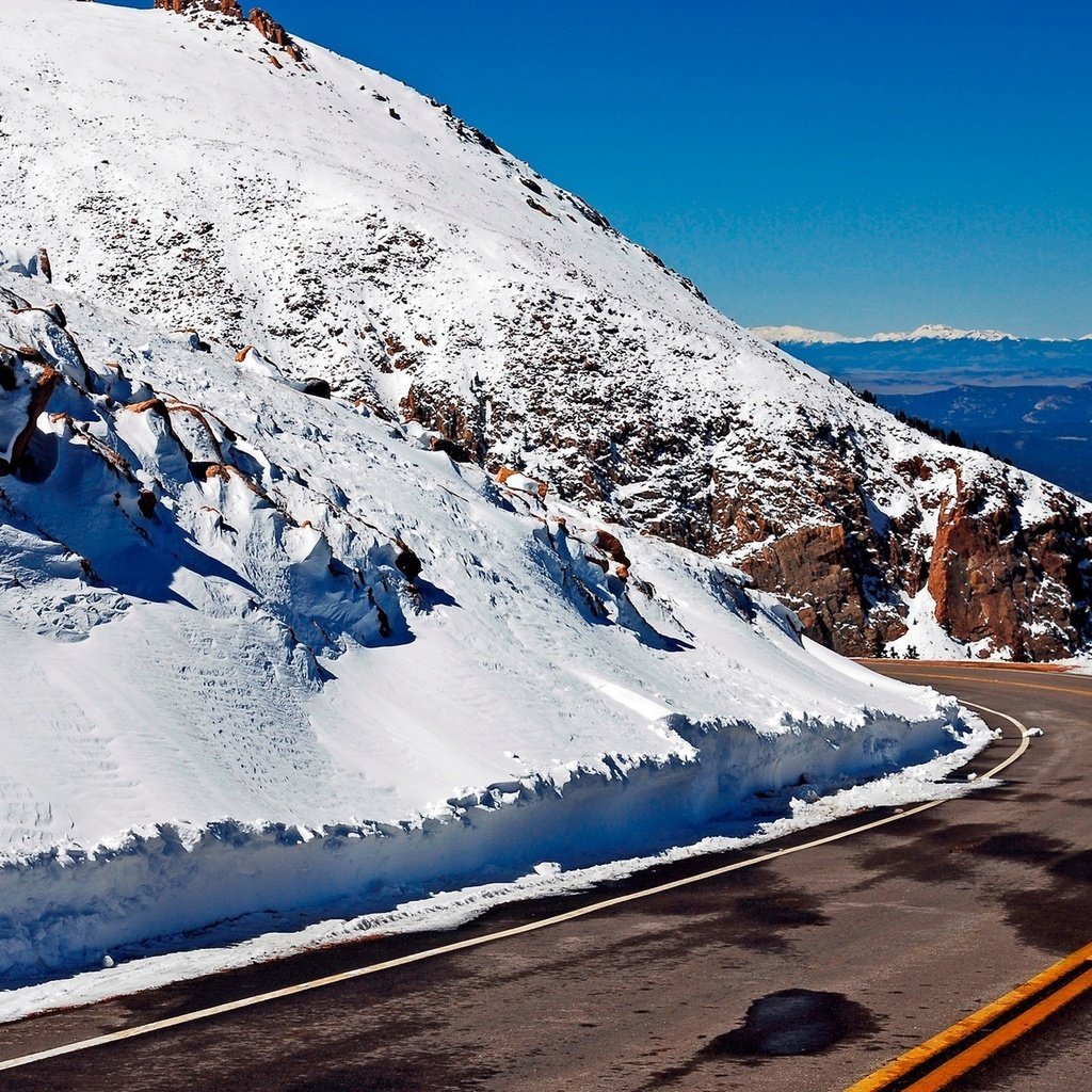 Обои дорога, горы, снег, road, mountains, snow разрешение 1920x1200 Загрузить