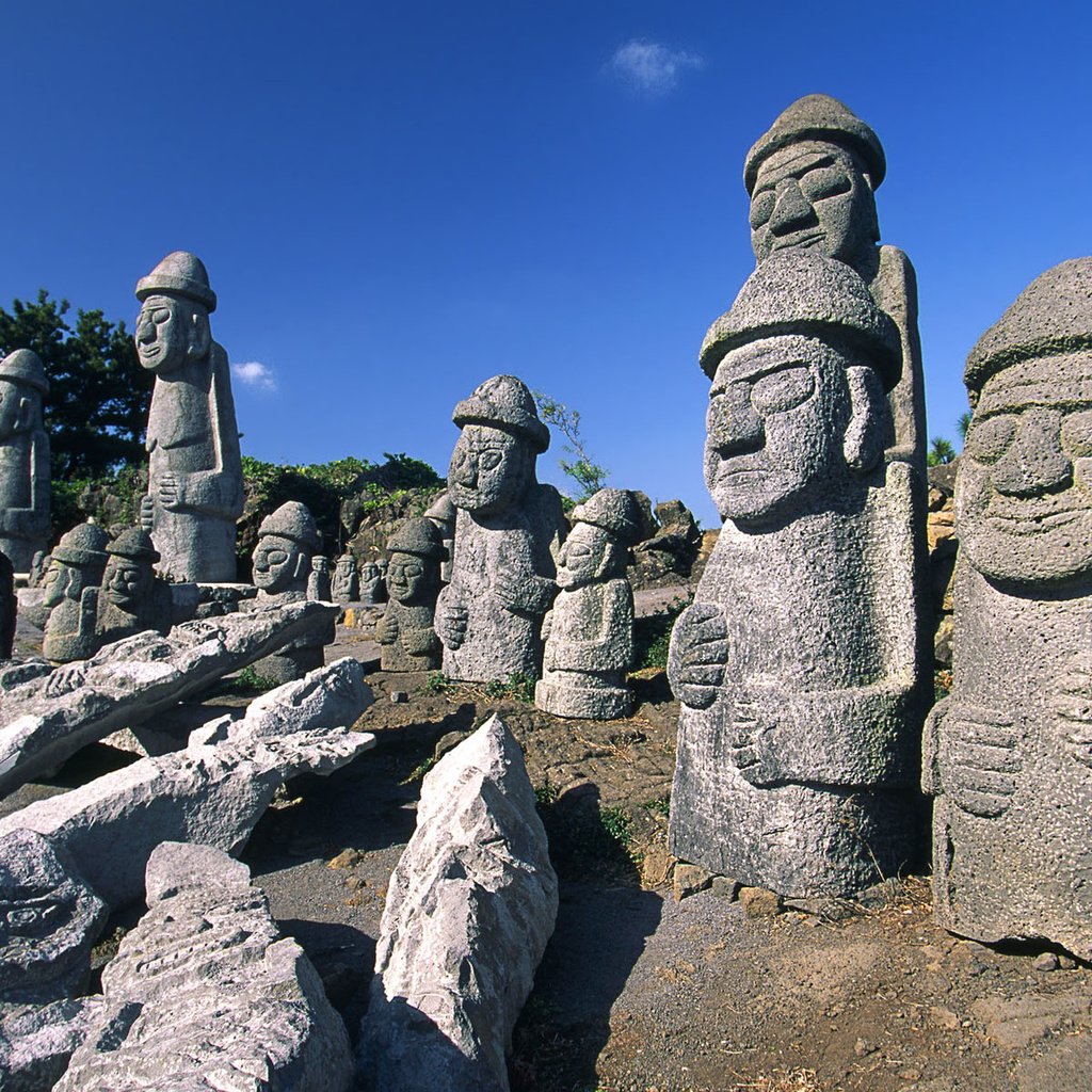 Обои камень, корея, каменные фигуры, stone, korea, stone figures разрешение 1920x1200 Загрузить