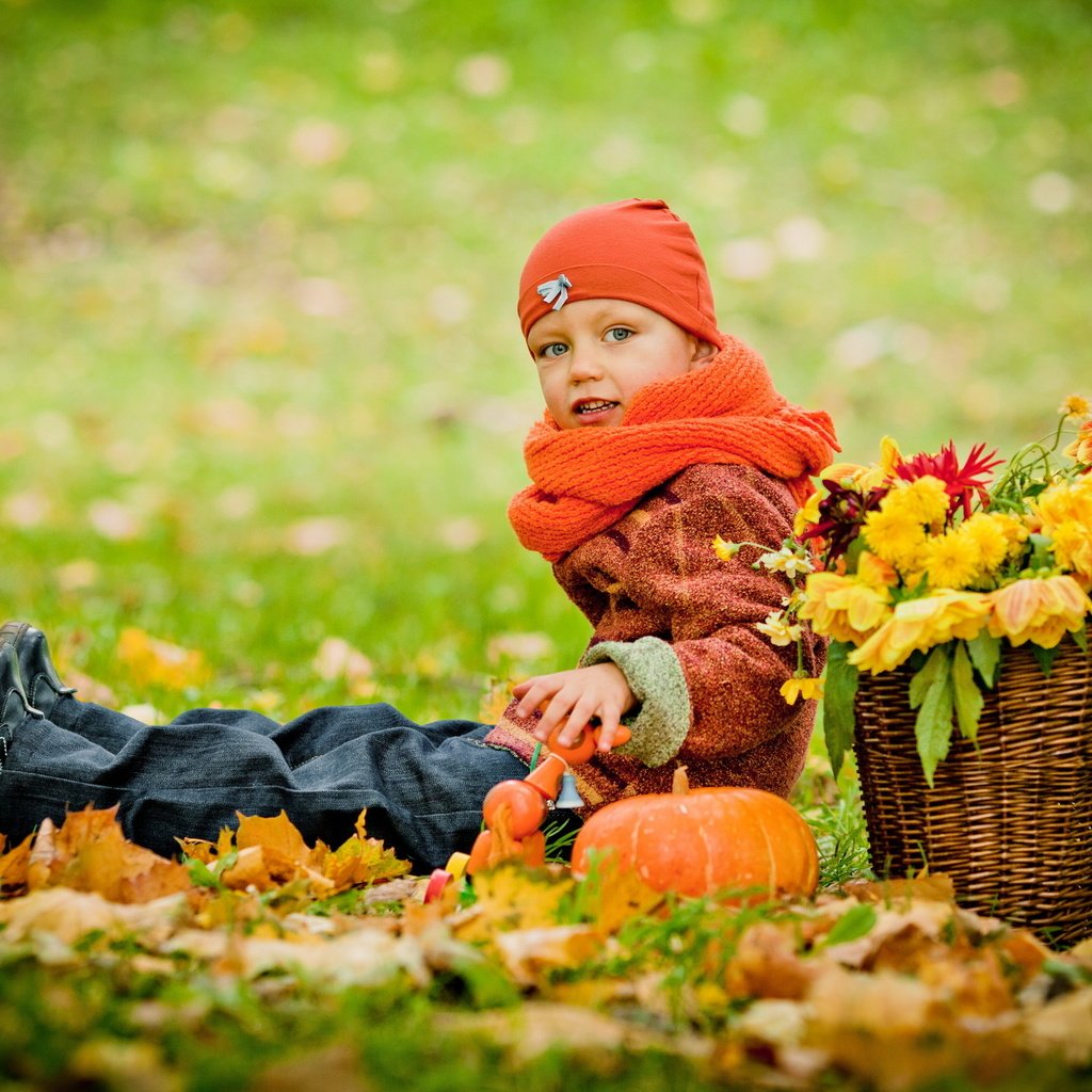 Осенняя фотосессия ребенка мальчика дома