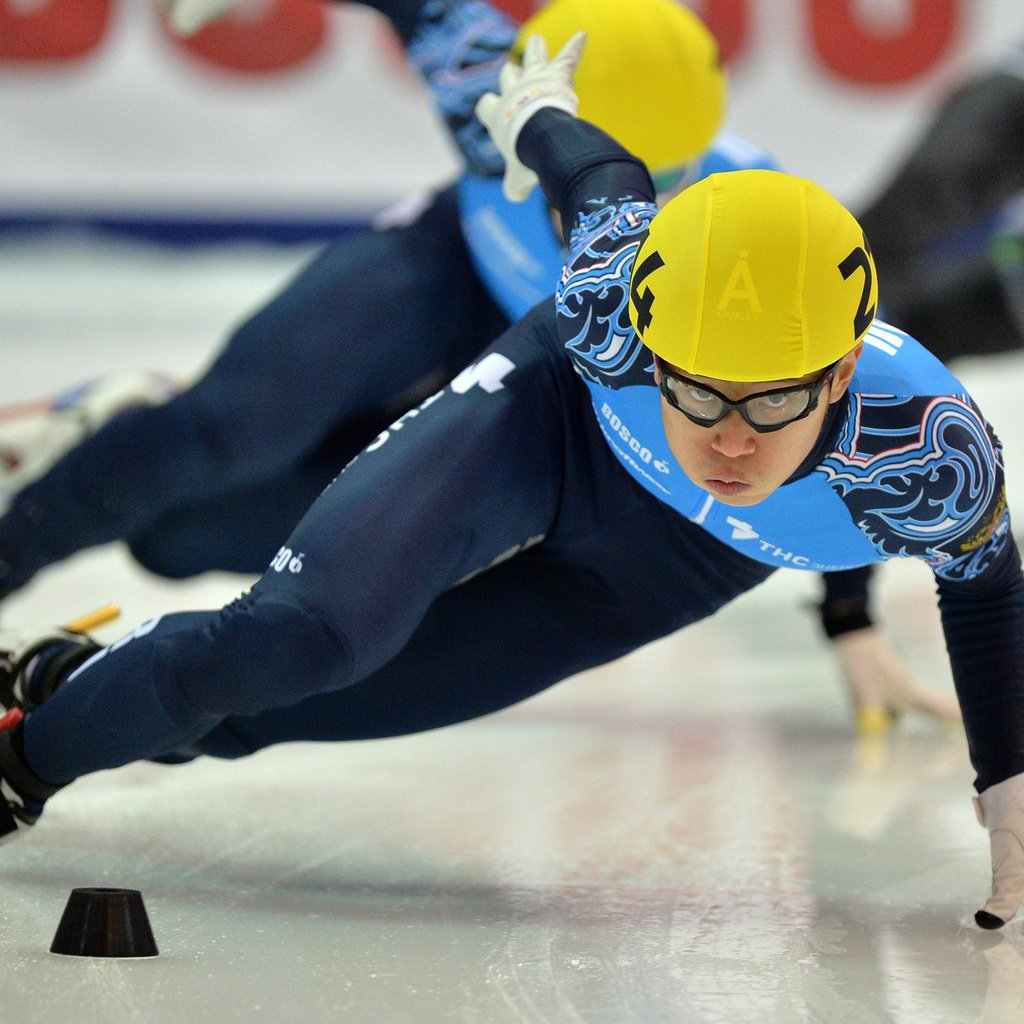 Обои взгляд, сочи 2014, шлем, sochi 2014 olympic winter games, лёд, xxii зимние олимпийские игры, виктор ан, скорость, шорт-трек, гонка, victor an, россия, россии, поворот, коньки, skates, look, sochi 2014, helmet, the xxii winter olympic games, ice, viktor ahn, speed, short track, race, russia, turn разрешение 2000x1368 Загрузить