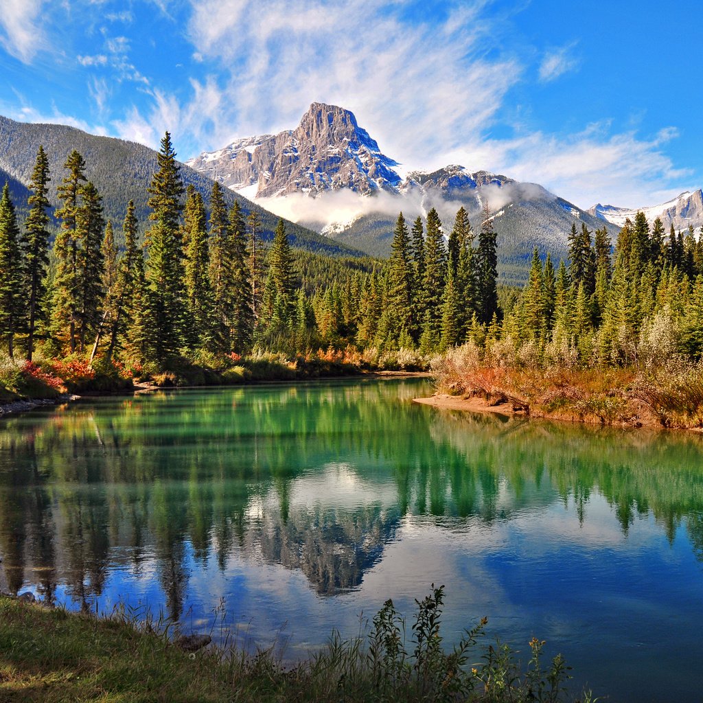 Обои небо, трава, деревья, река, горы, природа, лес, канада, the sky, grass, trees, river, mountains, nature, forest, canada разрешение 2048x1463 Загрузить