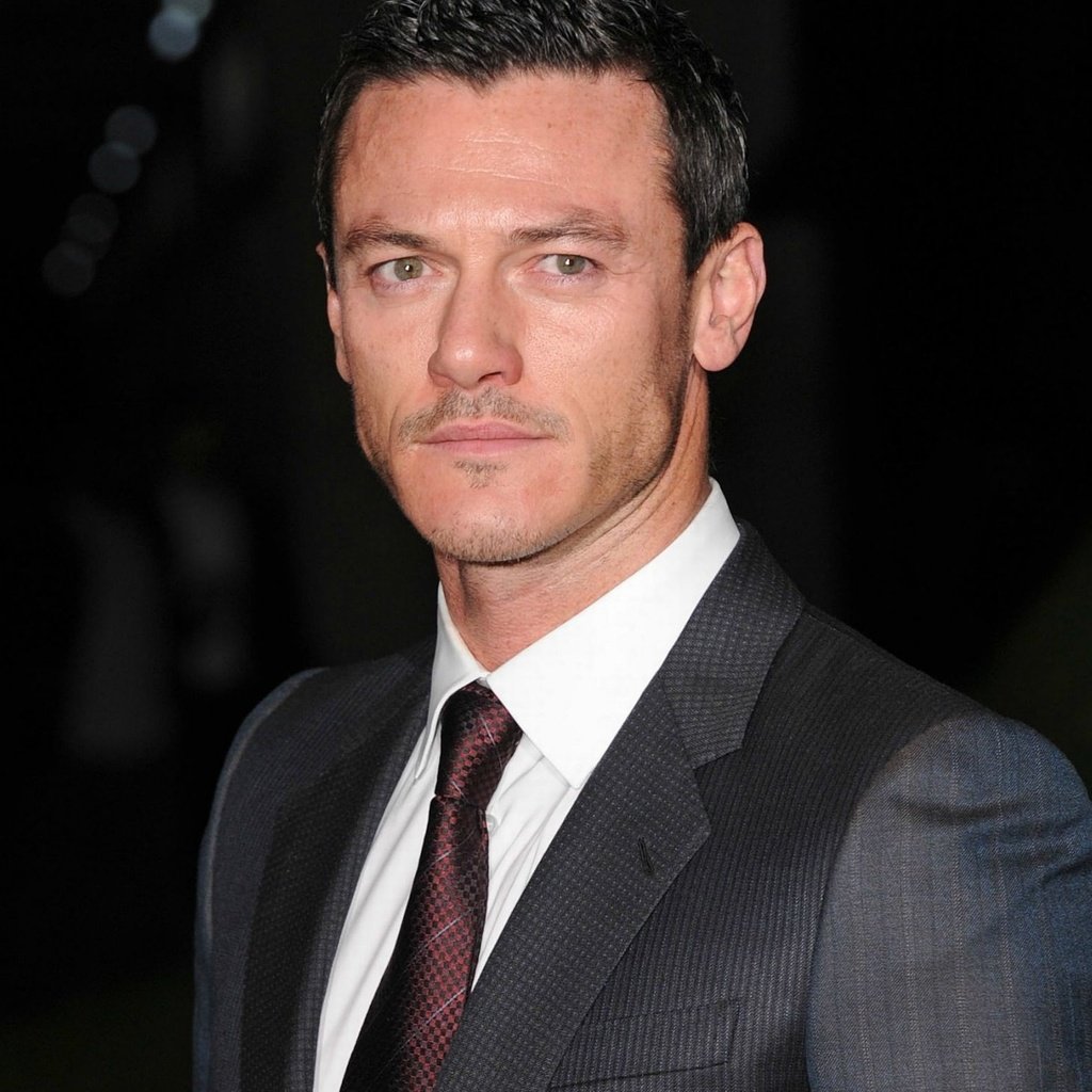 Обои взгляд, лицо, костюм, мужчина, люк эванс, look, face, costume, male, luke evans разрешение 2197x1463 Загрузить