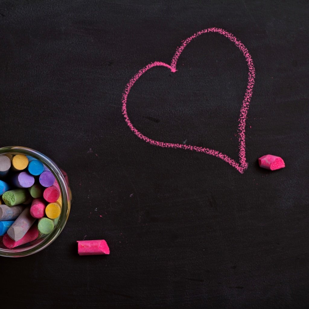 Обои доска, влюбленная, chalk, сердечко, сердечка, я люблю тебя, разноцветные, сердце, любовь, черный фон, мелки, мел, борт, board, heart, i love you, colorful, love, black background, crayons, mel разрешение 2880x1920 Загрузить