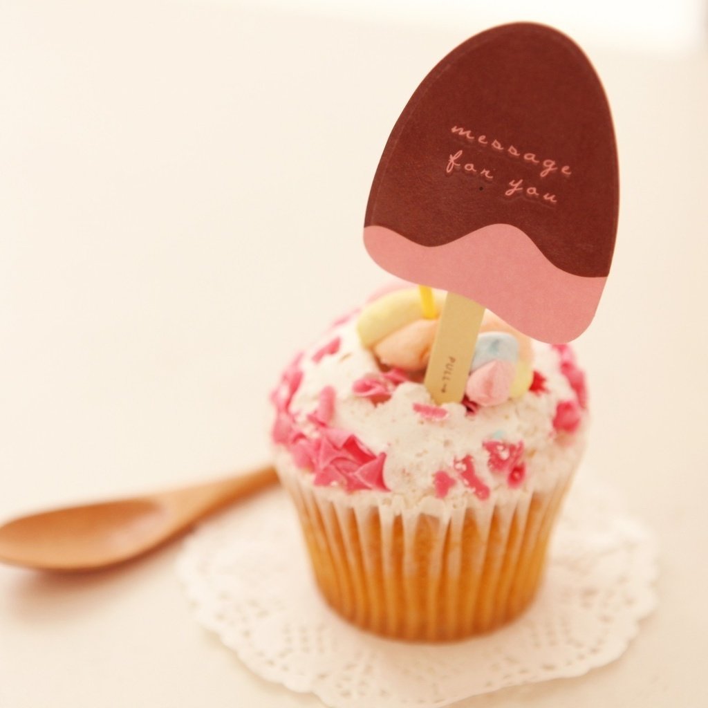 Обои сладкое, десерт, кекс, кекс с сообщением, sweet, dessert, cupcake, cupcake with message разрешение 1920x1280 Загрузить