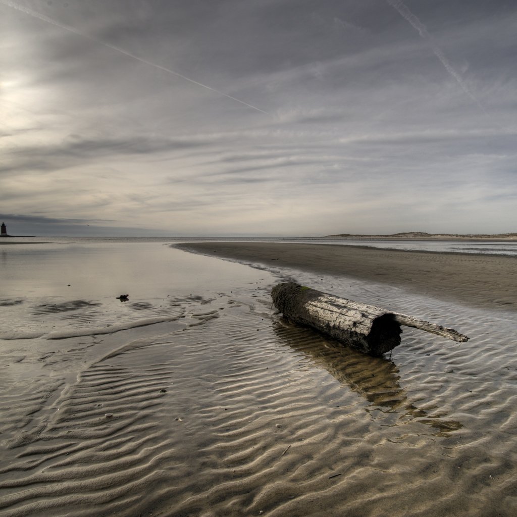 Обои море, песок, маяк, бревно, sea, sand, lighthouse, log разрешение 4284x2844 Загрузить