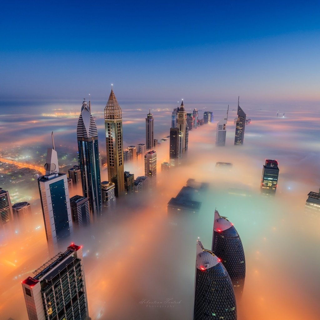 Обои туман, город, небоскребы, дубай, оаэ, fog, the city, skyscrapers, dubai, uae разрешение 2048x1366 Загрузить