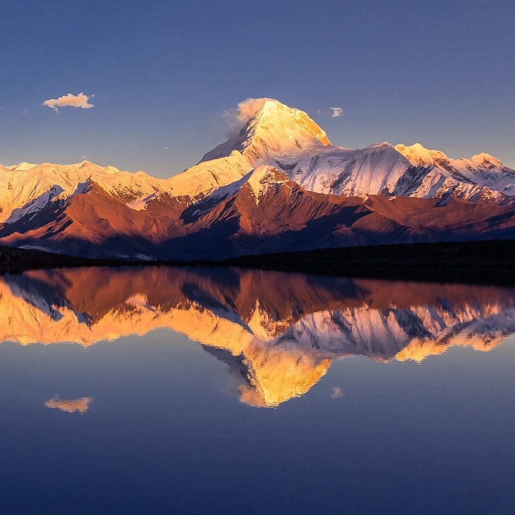 Обои небо, вода, озеро, горы, отражения, гималаи, the sky, water, lake, mountains, reflection, the himalayas разрешение 2000x1125 Загрузить