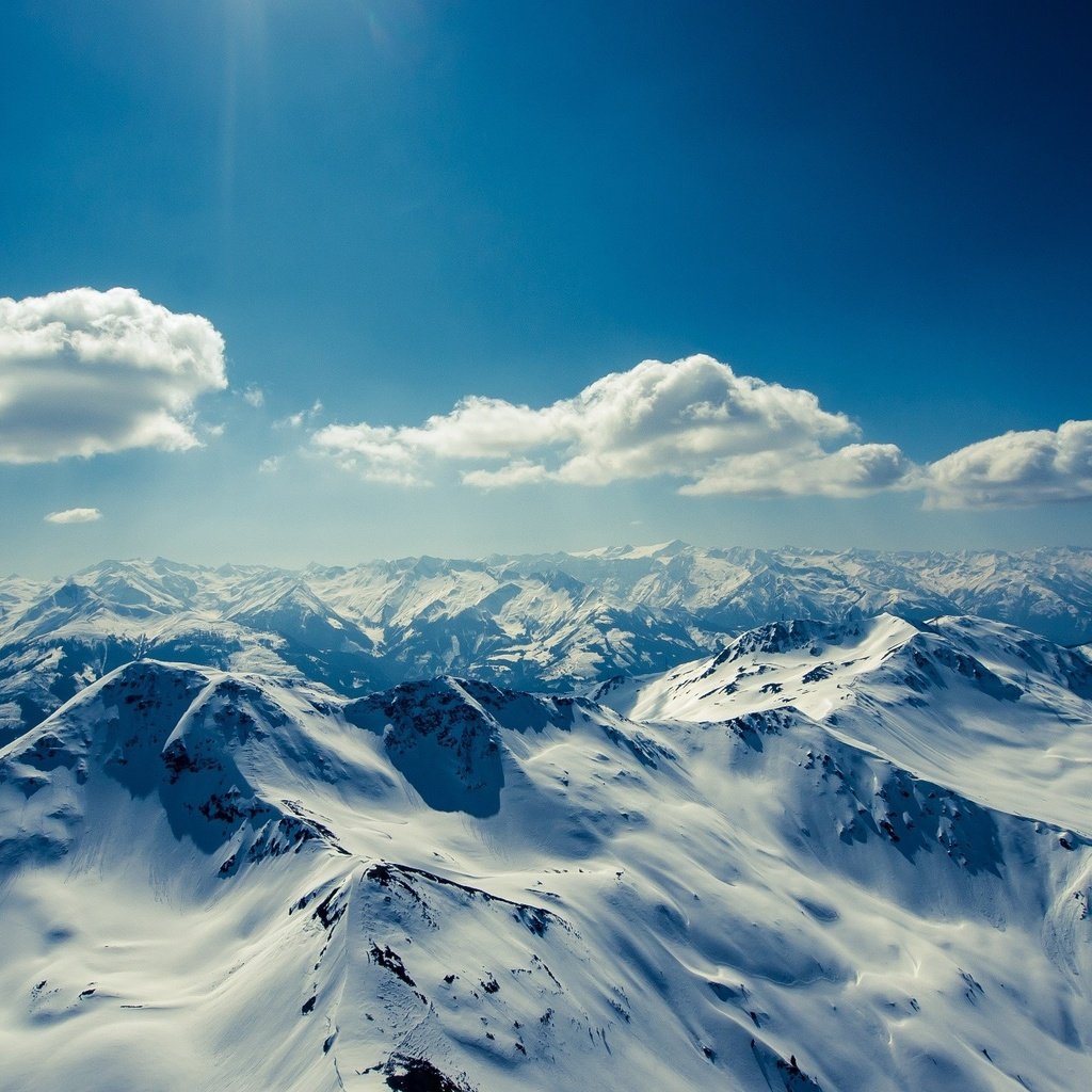 Обои небо, облака, горы, снег, природа, зима, альпы, горные рельефы, the sky, clouds, mountains, snow, nature, winter, alps, mountain relief разрешение 2048x1368 Загрузить