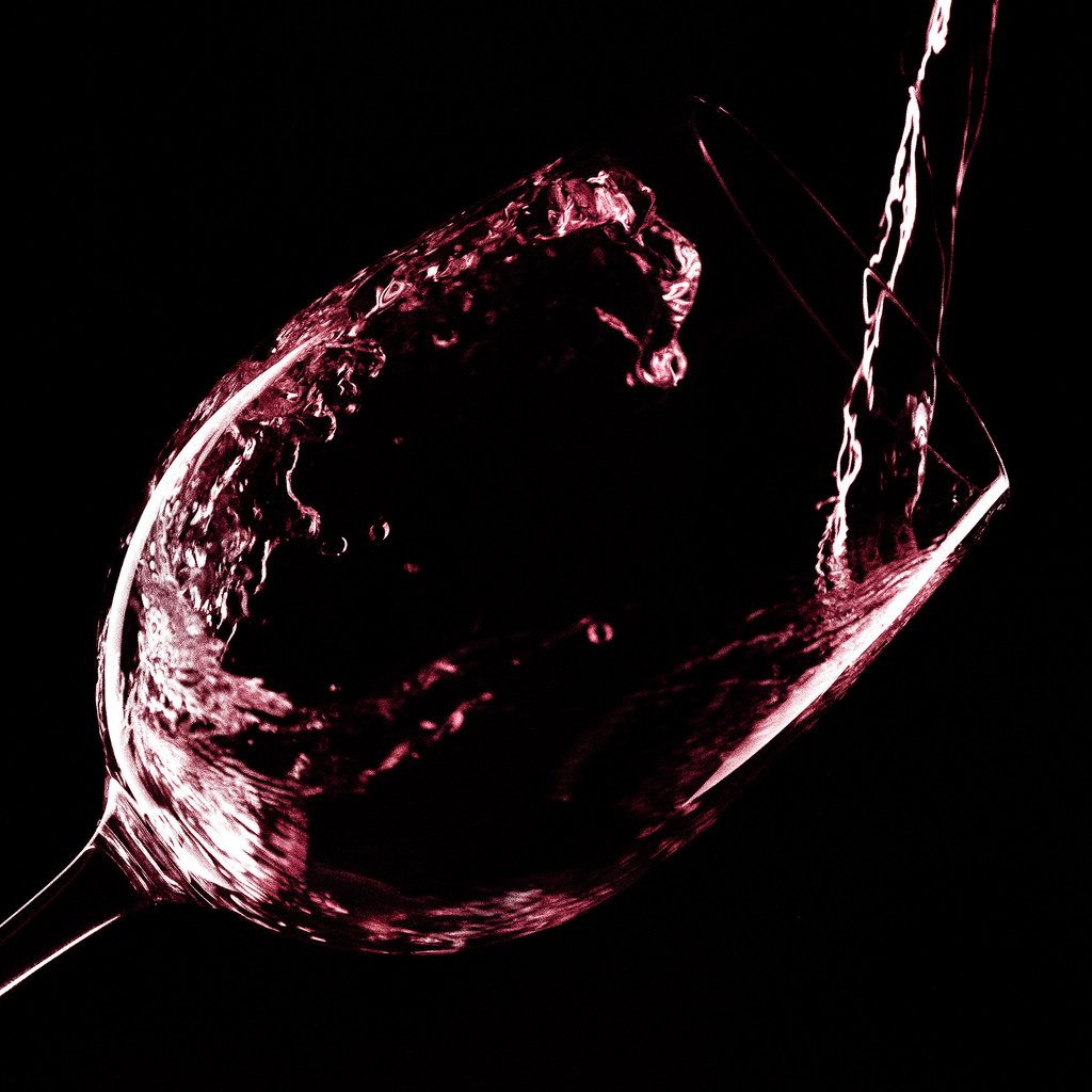 Обои бокал, черный фон, вино, glass, black background, wine разрешение 2560x1920 Загрузить