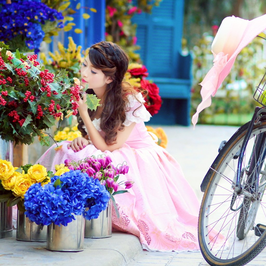 Обои цветы, девушка, улица, азиатка, велосипед, flowers, girl, street, asian, bike разрешение 2560x1600 Загрузить