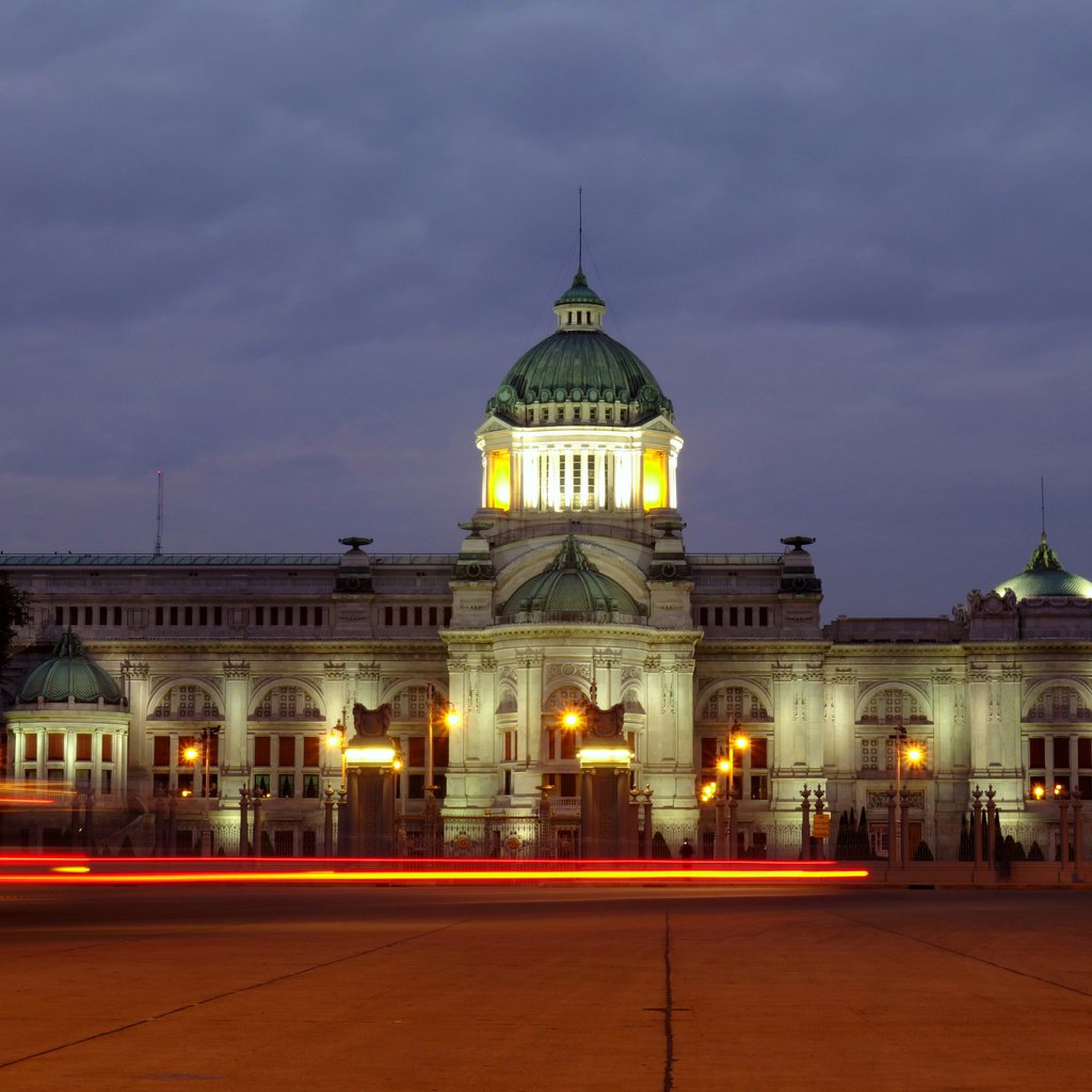 Обои свет, ночь, фонари, тайланд, дворец, бангкок, ананда самакхом, light, night, lights, thailand, palace, bangkok, ananda by samakhom разрешение 3750x2500 Загрузить