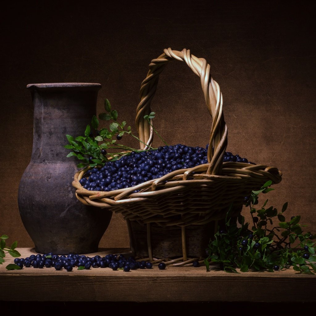 Обои зелень, ягода, корзина, черника, ваза, натюрморт, greens, berry, basket, blueberries, vase, still life разрешение 4840x3136 Загрузить