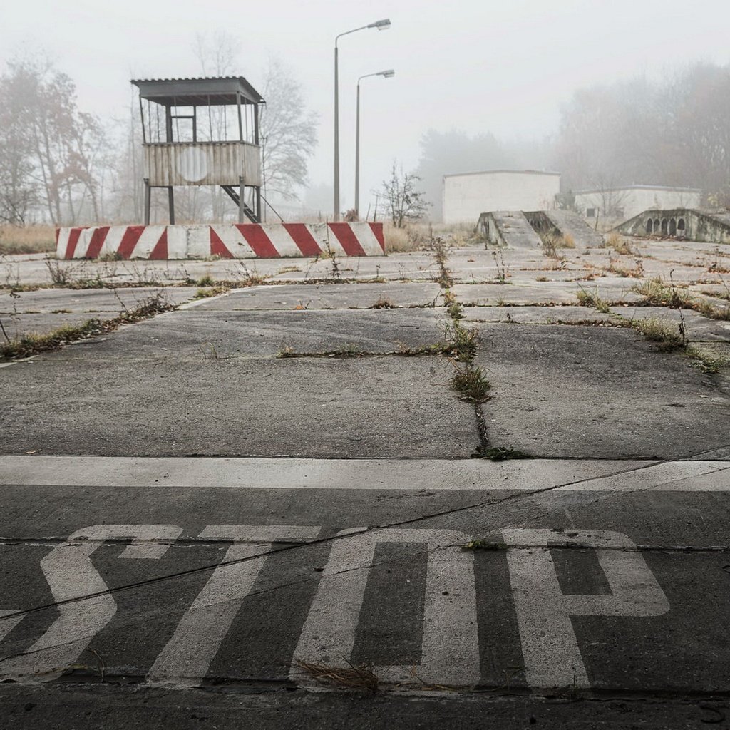 Обои туман, че, за, затоп, место, шлагбаум, непонятно, fog, th, for, stop, place, the barrier, it is not clear разрешение 2048x1365 Загрузить