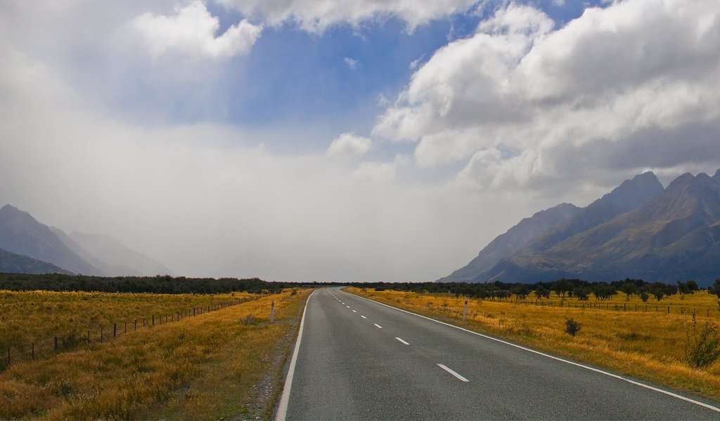 Обои дорога, горы, даль, road, mountains, dal разрешение 3840x1200 Загрузить