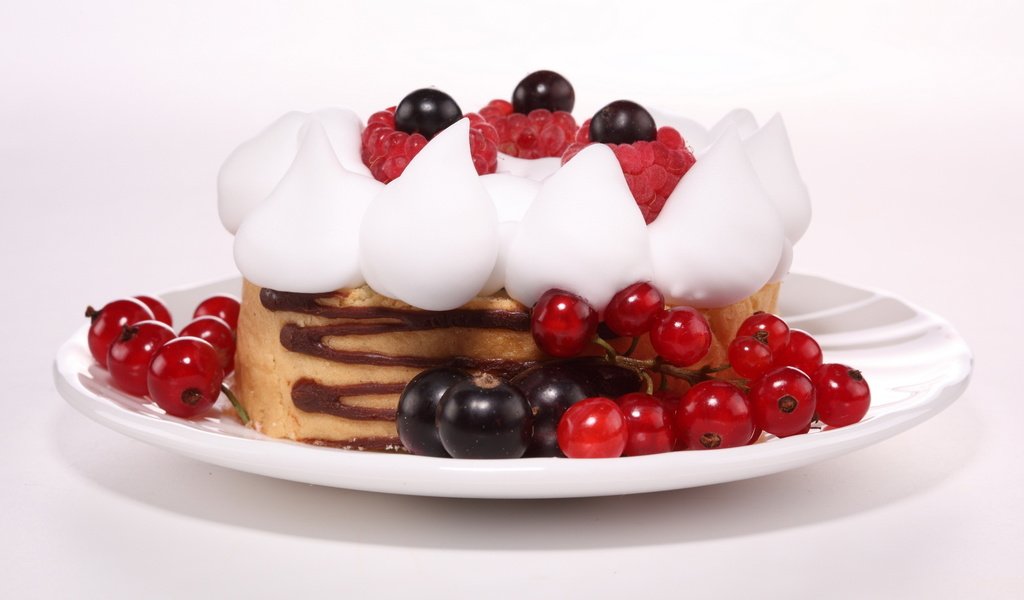 Обои крем для торта, еда, ягоды, сладкое, десерт, пирожное, щоколад, cream cake, food, berries, sweet, dessert, cake, schokolad разрешение 1920x1080 Загрузить