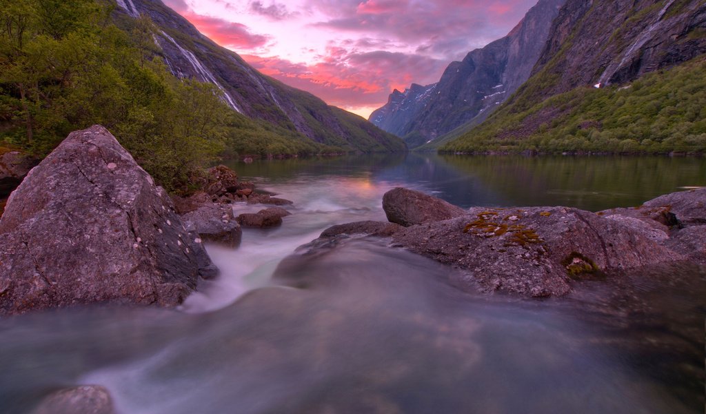 Обои озеро, горы, lake, mountains разрешение 2048x1553 Загрузить