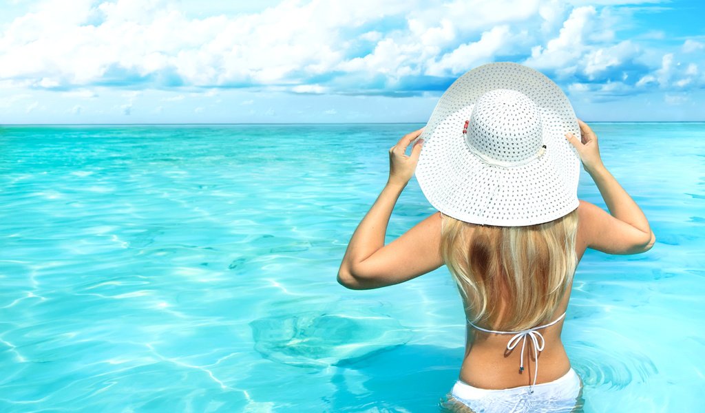 Обои вода, девушка, море, блондинка, шляпа, water, girl, sea, blonde, hat разрешение 2560x1920 Загрузить