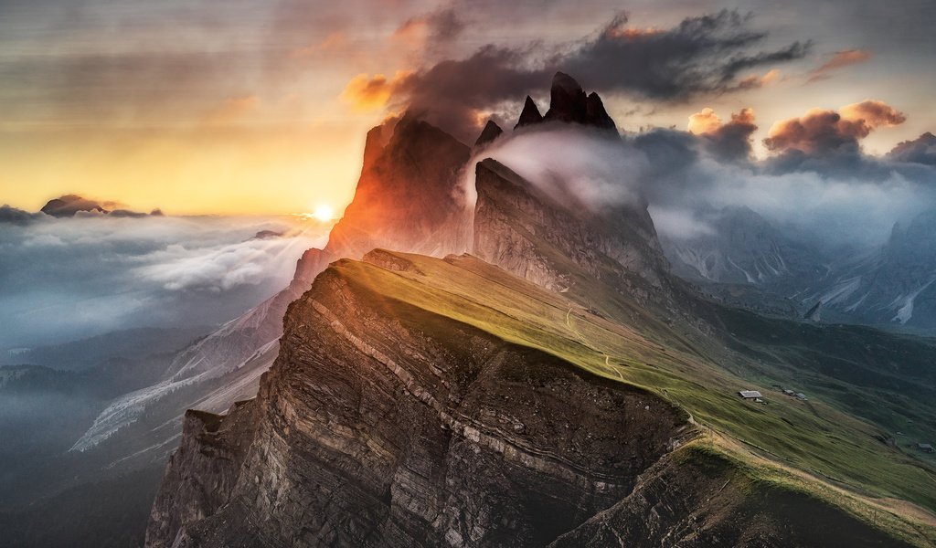 Обои облака, горы, туман, альпы, доломиты, доломитовые горы, clouds, mountains, fog, alps, the dolomites, dolomites mountains разрешение 1920x1080 Загрузить