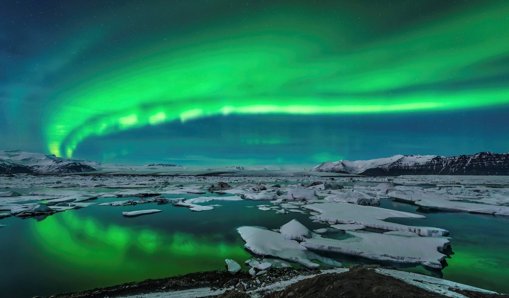 Обои озеро, горы, лёд, северное сияние, исландия, aurora borealis, lake, mountains, ice, northern lights, iceland разрешение 1920x1200 Загрузить