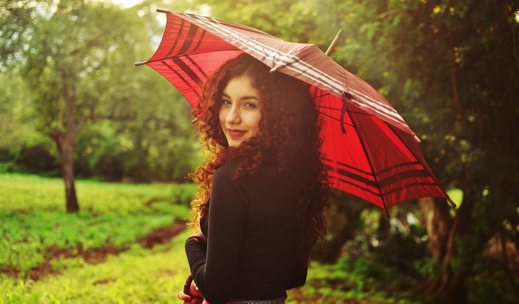 Обои девушка, сад, волосы, зонт, haired, бурые, girl, garden, hair, umbrella, brown разрешение 2304x1536 Загрузить