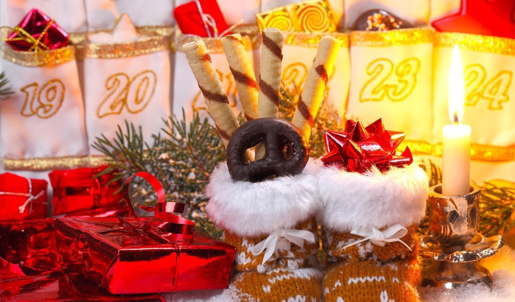 Обои свечи, новый год, украшения, подарки, сапоги, рождественские, candles, new year, decoration, gifts, boots, christmas разрешение 3500x2351 Загрузить