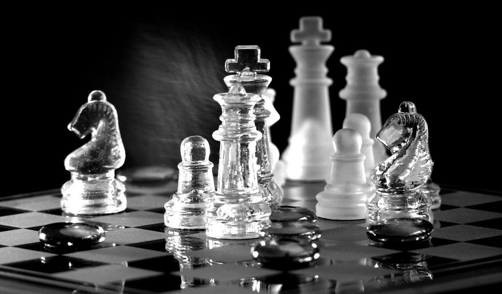 Обои отражение, шахматы, доска, чёрно-белое, фигуры, игра, шахматная доска, reflection, chess, board, black and white, figure, the game, chess board разрешение 2048x1365 Загрузить