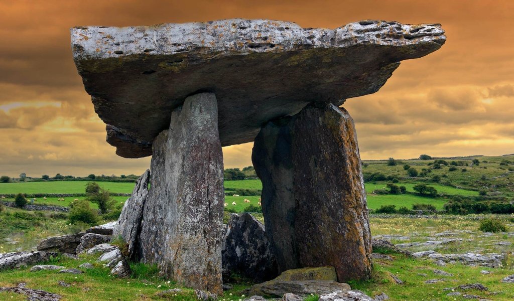 Обои небо, камни, ирландия, дольмен, пулнаброн, the sky, stones, ireland, dolmen, the poulnabrone dolmen разрешение 1920x1080 Загрузить