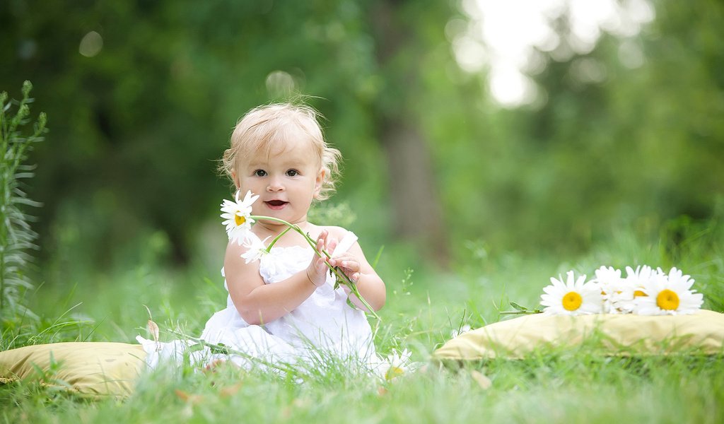 Обои цветы, настроение, девочка, ромашки, ребенок, flowers, mood, girl, chamomile, child разрешение 1920x1200 Загрузить