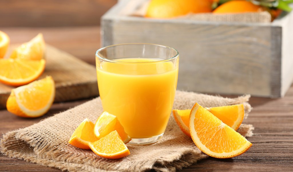 Обои апельсины, цитрусы, апельсиновый сок, сок, мешковина, oranges, citrus, orange juice, juice, burlap разрешение 3840x2400 Загрузить