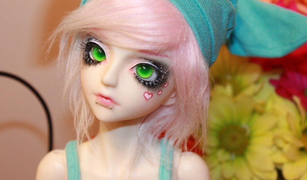 Обои игрушка, кукла, волосы, лицо, зеленые глаза, toy, doll, hair, face, green eyes разрешение 1920x1200 Загрузить
