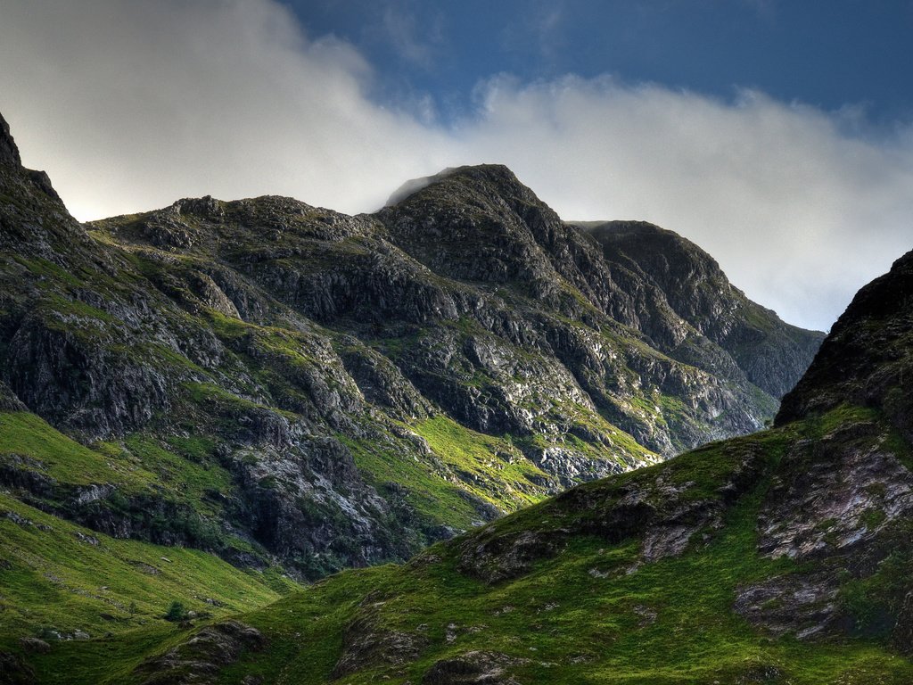 Обои небо, облака, горы, камни, шотландия, пик, the sky, clouds, mountains, stones, scotland, peak разрешение 3824x2570 Загрузить