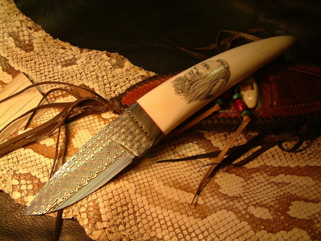 Обои змей, кожа, нож, холодное оружие, индеец, snakes, leather, knife, edged weapons, indian разрешение 2048x1536 Загрузить