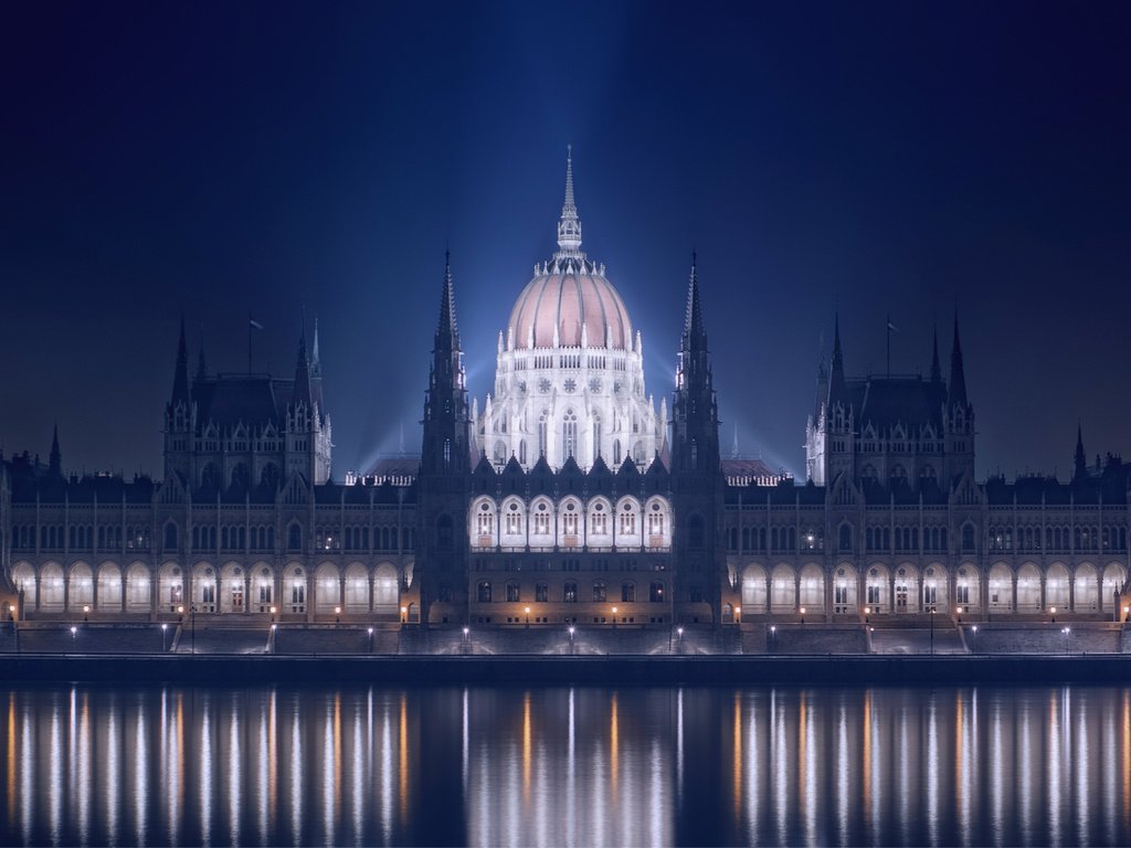 Обои vengriya budapesht noch zdanie parlament ogni, vengriya noch wien parlament building ogni разрешение 3987x1573 Загрузить