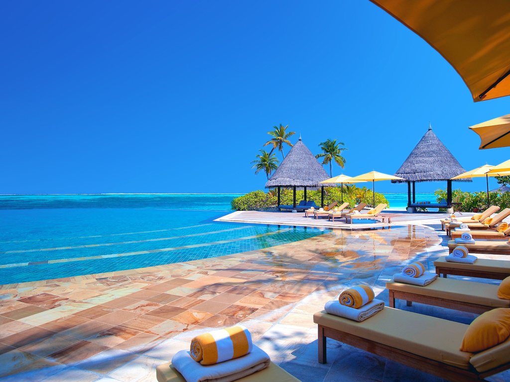 Обои курорт, лежаки, тропики, мальдивы, resort, sunbeds, tropics, the maldives разрешение 1920x1278 Загрузить