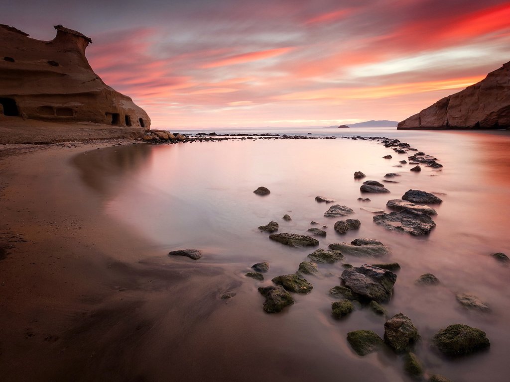 Обои небо, отлив, облака, скалы, природа, камни, море, побережье, бухта, the sky, tide, clouds, rocks, nature, stones, sea, coast, bay разрешение 1920x1200 Загрузить