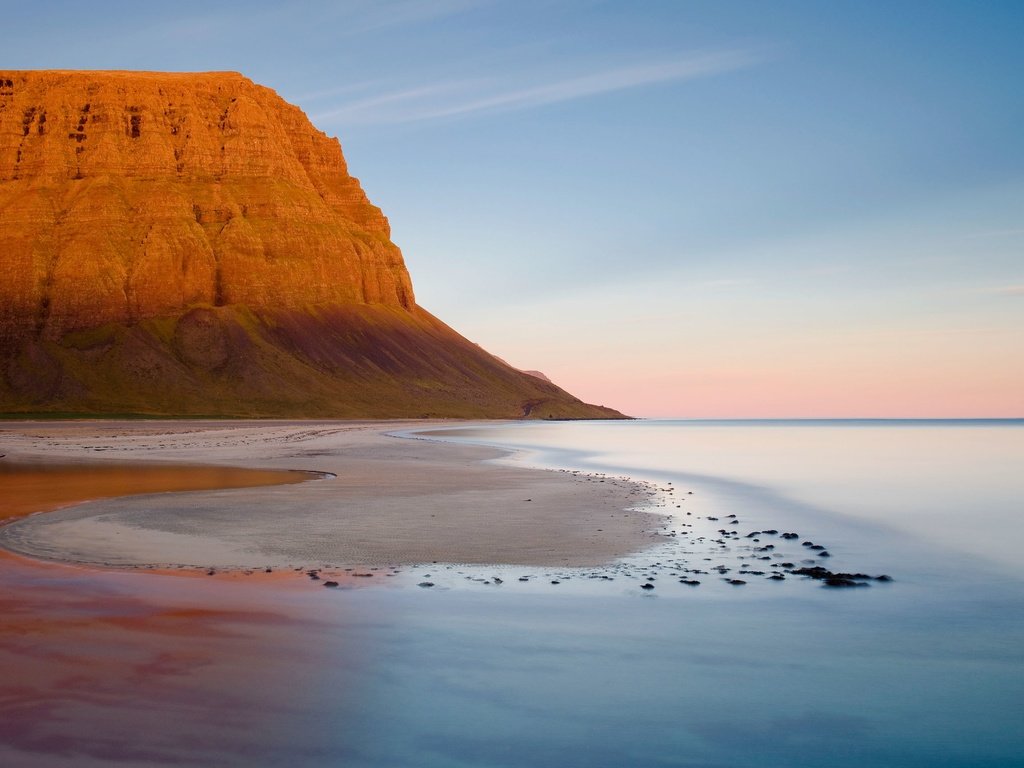 Обои небо, вода, скала, песок, пляж, горизонт, гора, the sky, water, rock, sand, beach, horizon, mountain разрешение 3000x1713 Загрузить