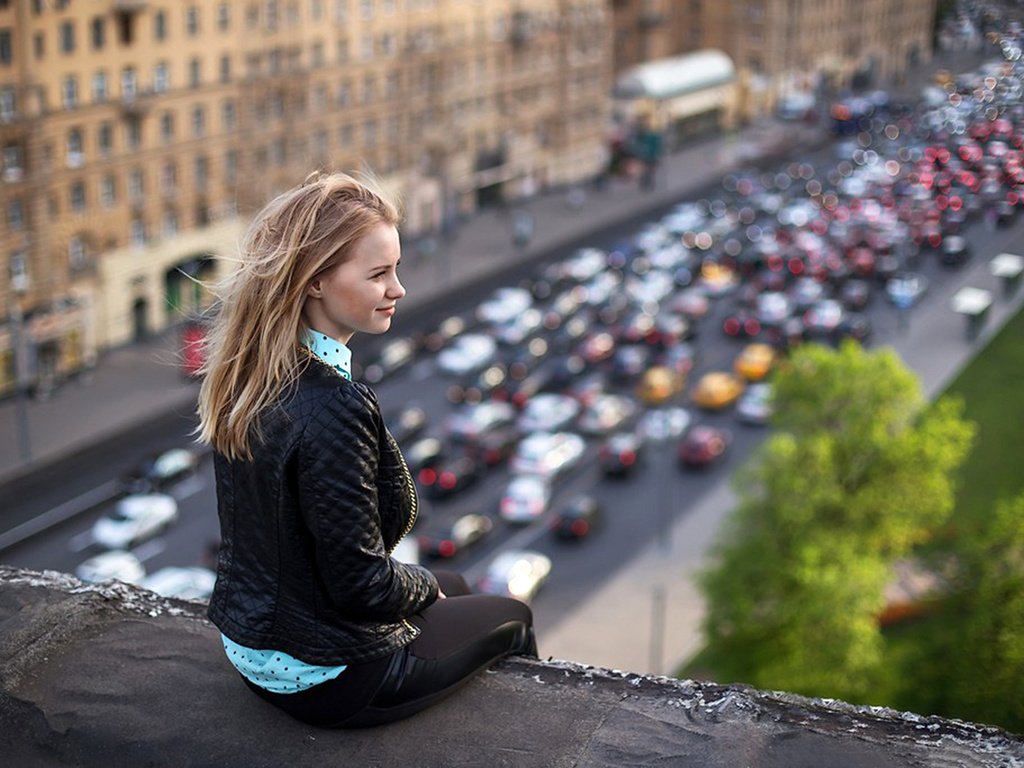 Обои девушка, блондинка, москва, город, крыша, елена, боке, girl, blonde, moscow, the city, roof, elena, bokeh разрешение 1920x1281 Загрузить