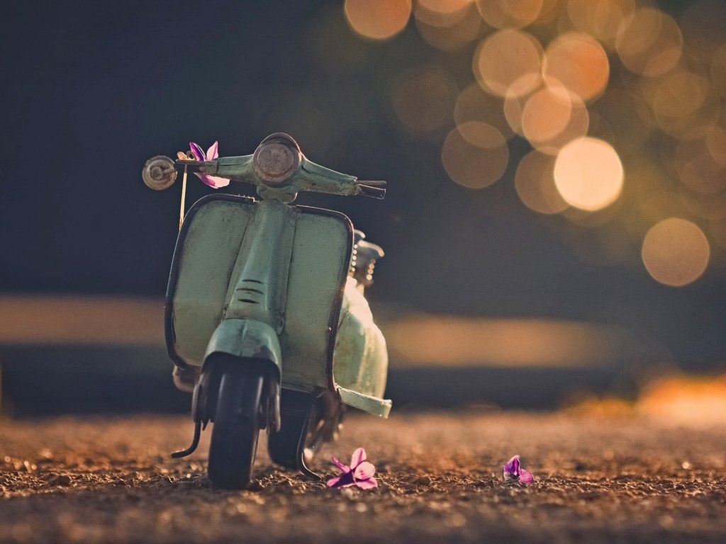 Обои игрушка, мотороллер, toy, scooter разрешение 1920x1200 Загрузить