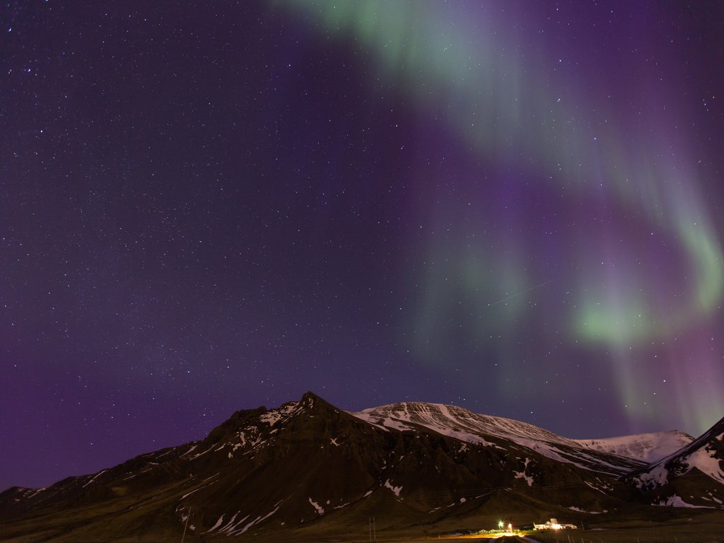 Обои ночь, горы, звезды, северное сияние, исландия, night, mountains, stars, northern lights, iceland разрешение 2048x1365 Загрузить