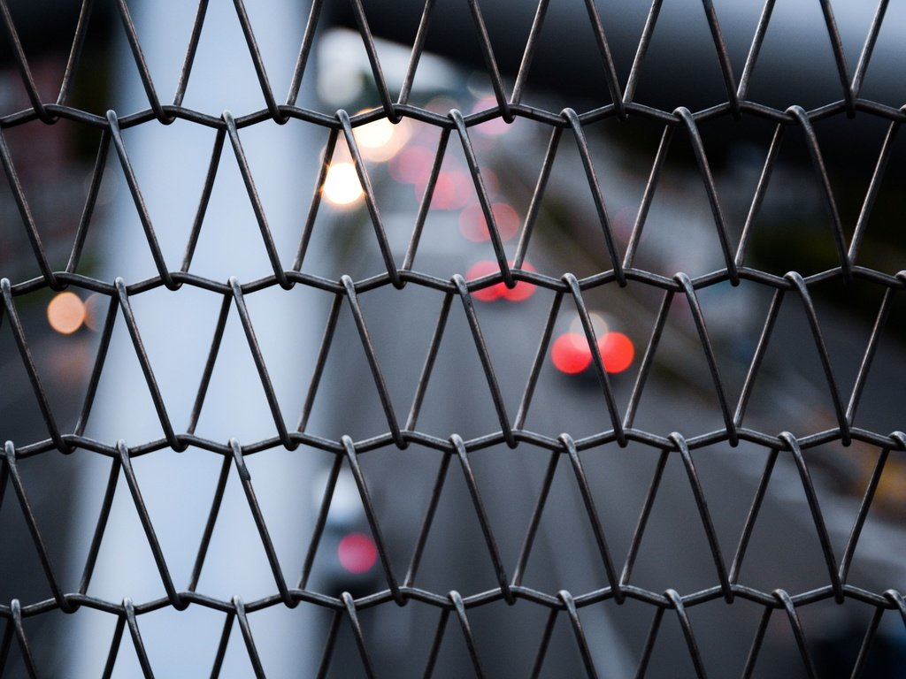 Обои макро, проволока, забор, сетка, macro, wire, the fence, mesh разрешение 3840x2560 Загрузить
