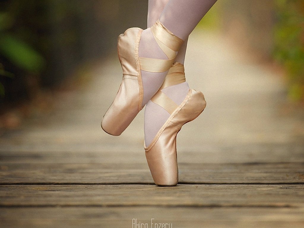 Обои девушка, фото, балет, пуанты, girl, photo, ballet, pointe shoes разрешение 1920x1080 Загрузить