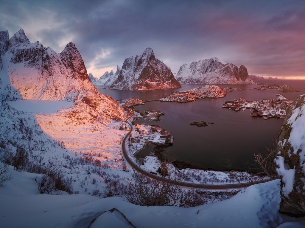 Обои свет, горы, зима, лофотенские острова, фьорд, light, mountains, winter, the lofoten islands, the fjord разрешение 2500x1667 Загрузить