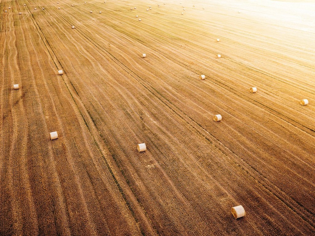 Обои природа, поле, сено, вид сверху, nature, field, hay, the view from the top разрешение 2048x1366 Загрузить