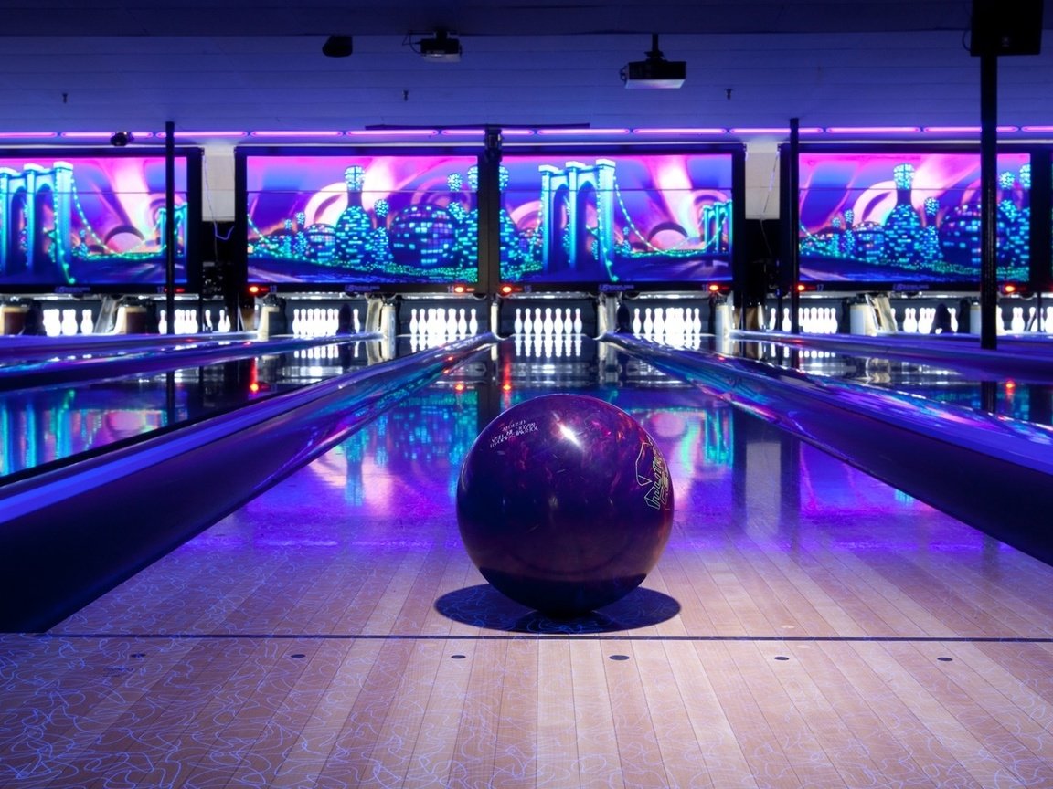 Обои спорт, развлечения, освещение, резвится, bowling lane, шар для боулинга, боулинг, bowling ball, illuminated, развлечение, sport, entertainment, lighting, sports, the bowling ball, bowling разрешение 1920x1080 Загрузить