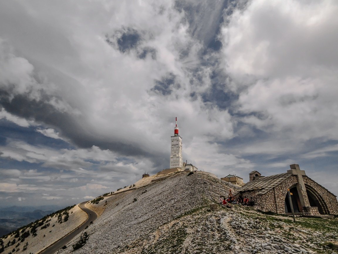 Обои облака, гора, франция, прованс, мон ванту, ванту, clouds, mountain, france, provence, mont ventoux, guy разрешение 2880x1900 Загрузить