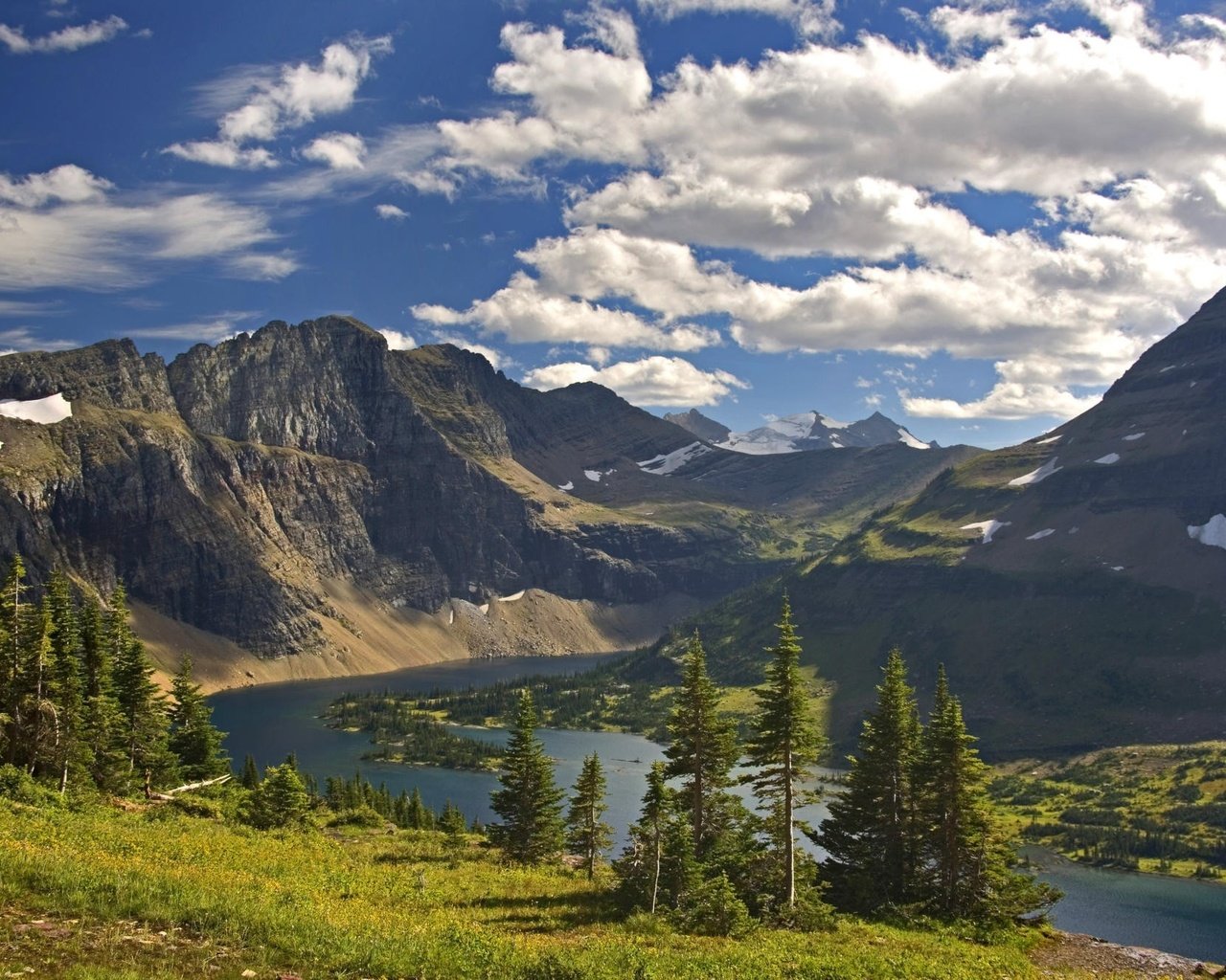 Обои облака, деревья, река, горы, clouds, trees, river, mountains разрешение 2000x1333 Загрузить