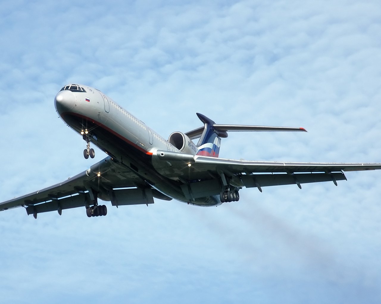 Обои самолет, аэрофлот, туполев, ту-154, the plane, aeroflot, tupolev, tu-154 разрешение 2000x1333 Загрузить