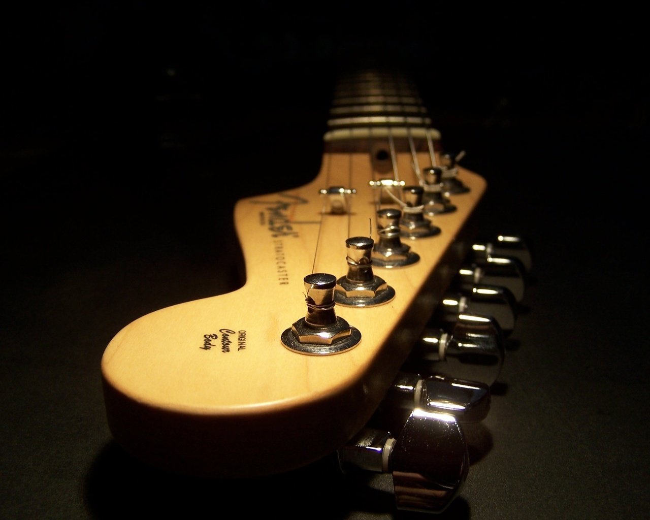 Обои гитара, струны, темнота, музыкальный инструмент, guitar, strings, darkness, musical instrument разрешение 2410x1928 Загрузить