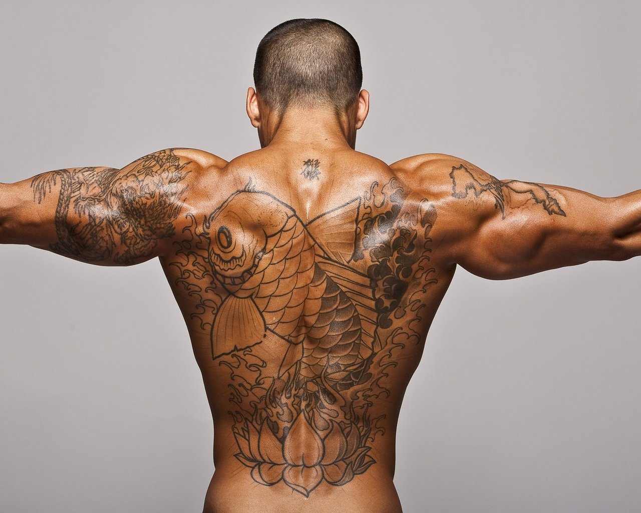Обои тату, мужчина, рыба, мышцы, красивое тату, tattoo, male, fish, muscle, beautiful tattoo разрешение 1920x1080 Загрузить