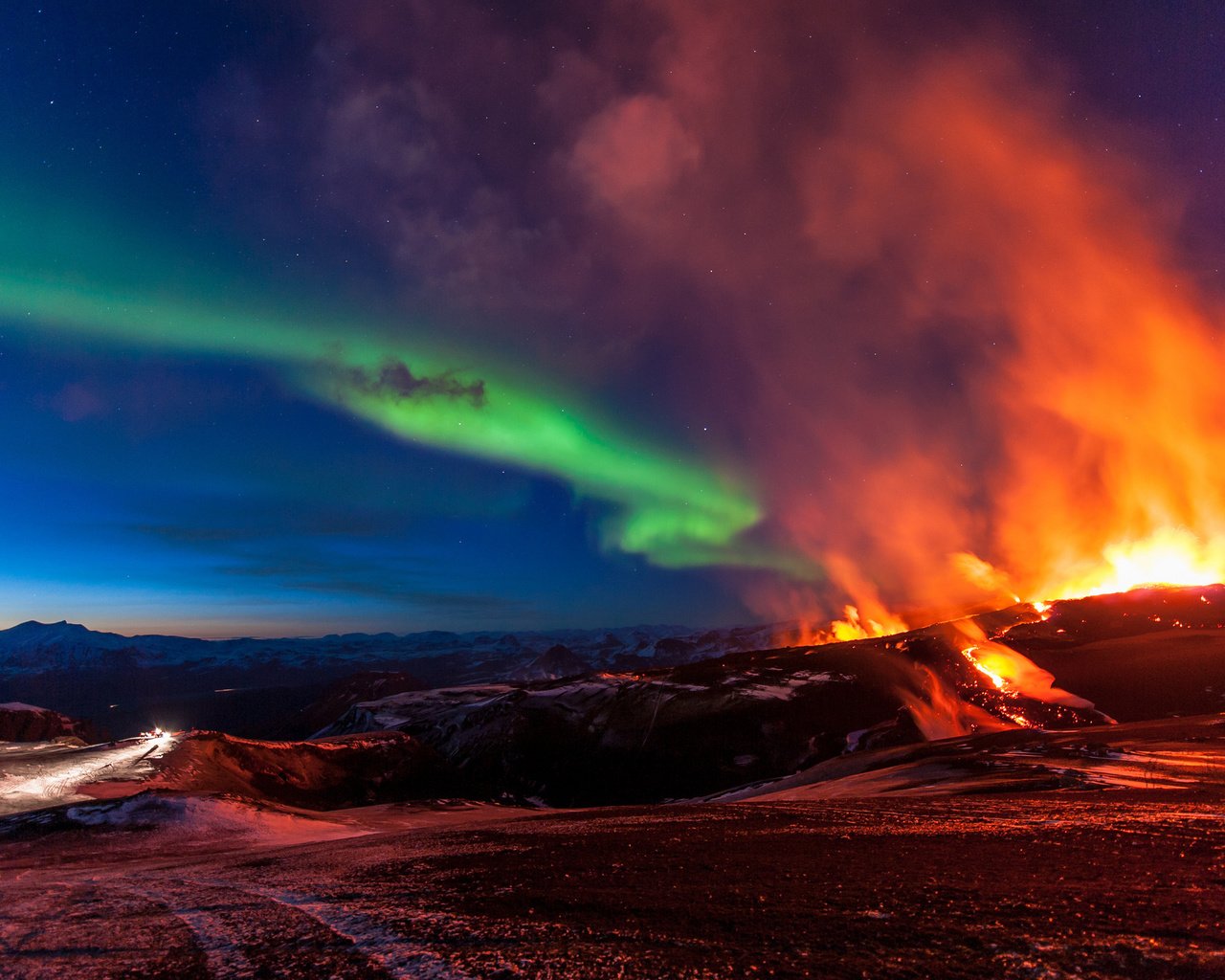 Обои северное сияние, исландия, northern lights, iceland разрешение 2048x1363 Загрузить